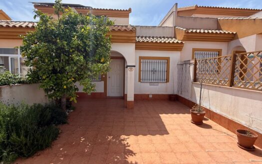 Se vende duplex en Los Nietos