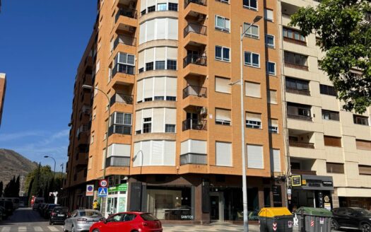 Se vende piso en calle Carlos V